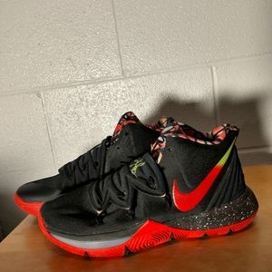 Nike Kyrie 5 Men's Basketball shoes in amazing condition